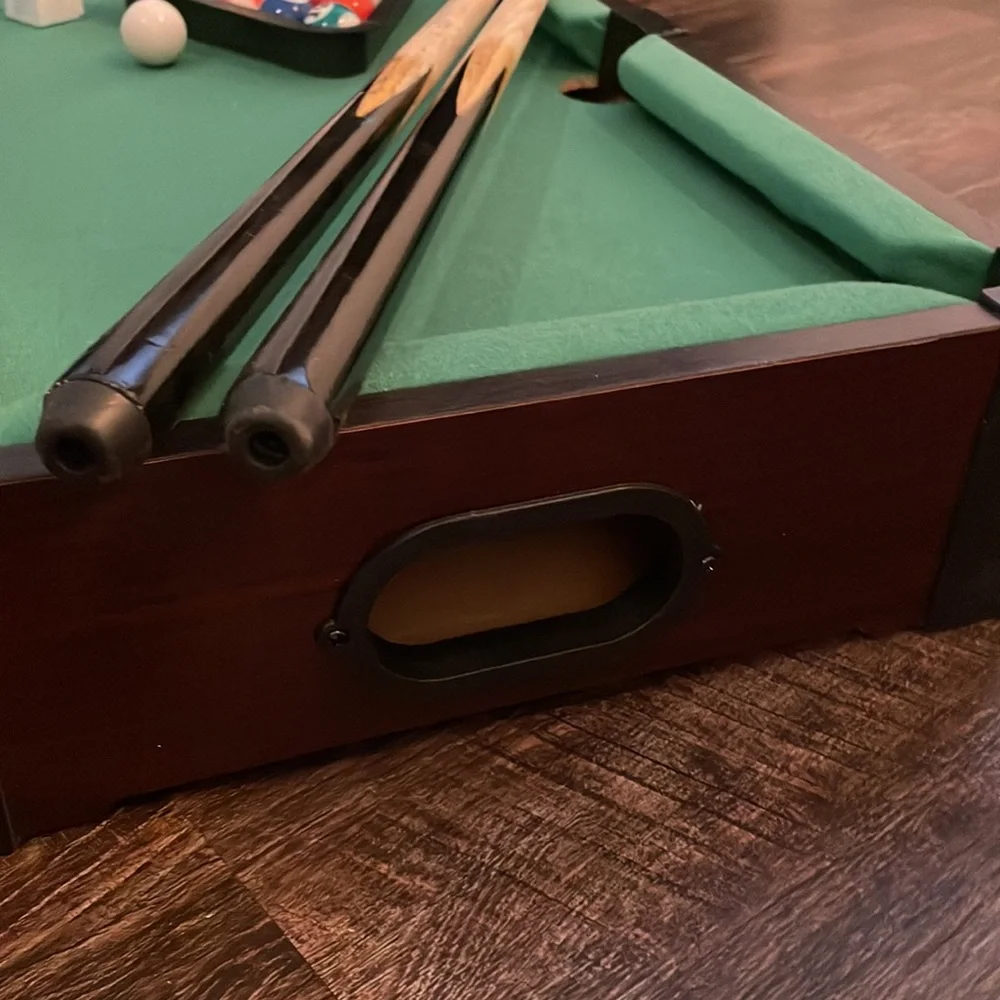 Tabletop pool table - Picture 3 of 5